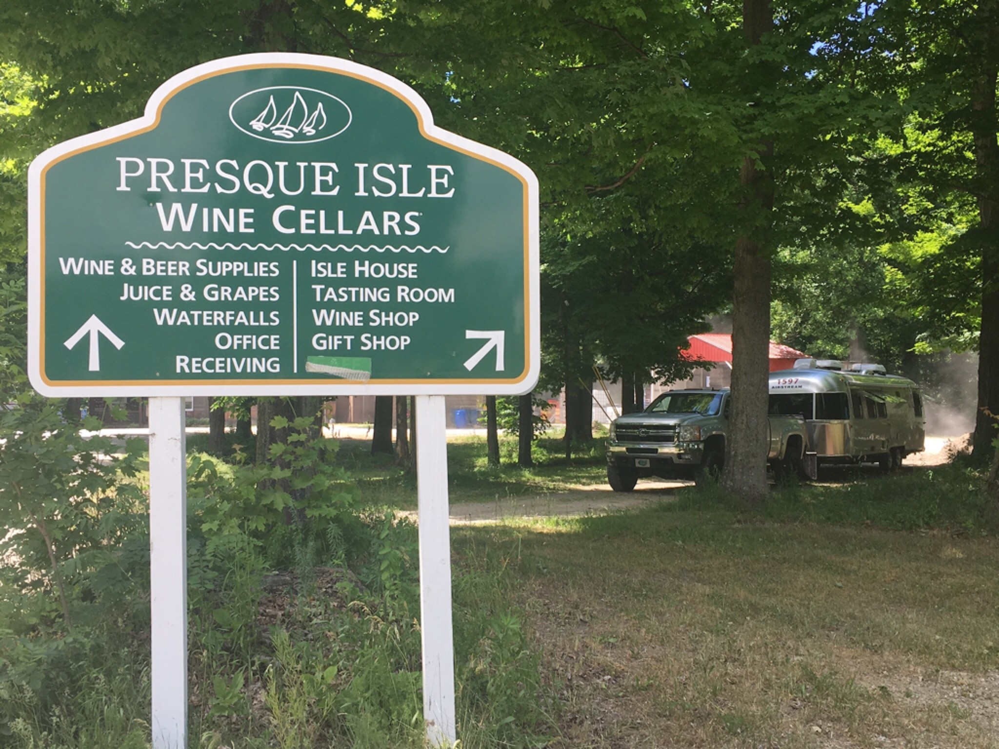 hh_presque-isle-wine-cellars_mid_11132_stan-white_20-07-28_Vr4Mq0IovUL4Yie2_19a82f6cdf2b1ee4fee7aee64e6d577d.jpg