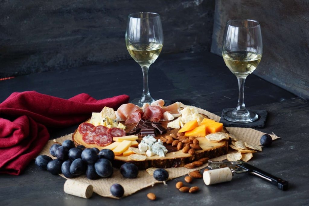 In addition to wine tastings, they also offer charcuterie and ice cream with wine chocolate sauce.