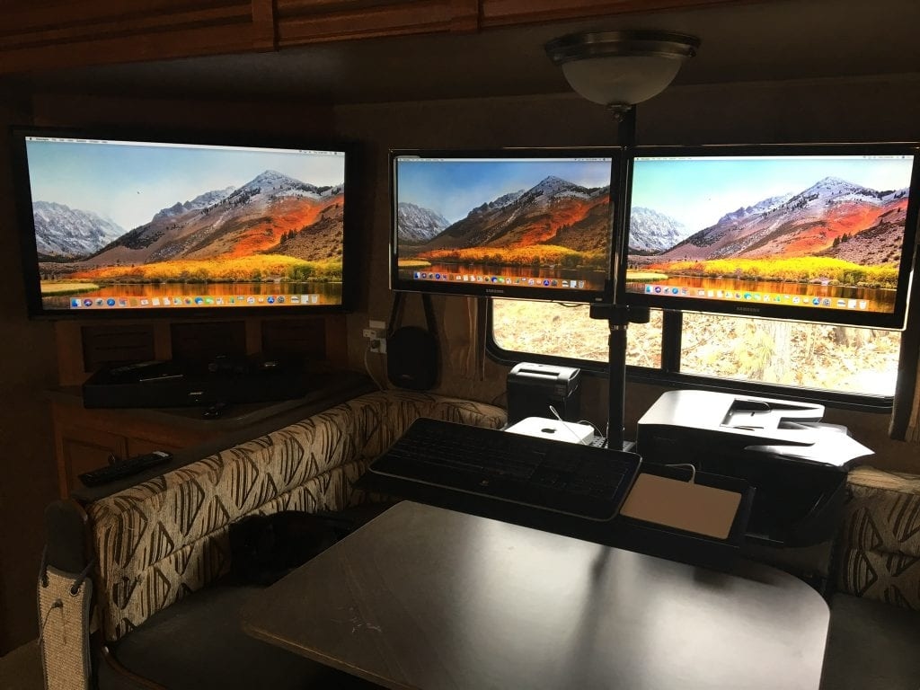 wp-content-uploads-2019-05-custom-workspace-2-1024x768.jpg