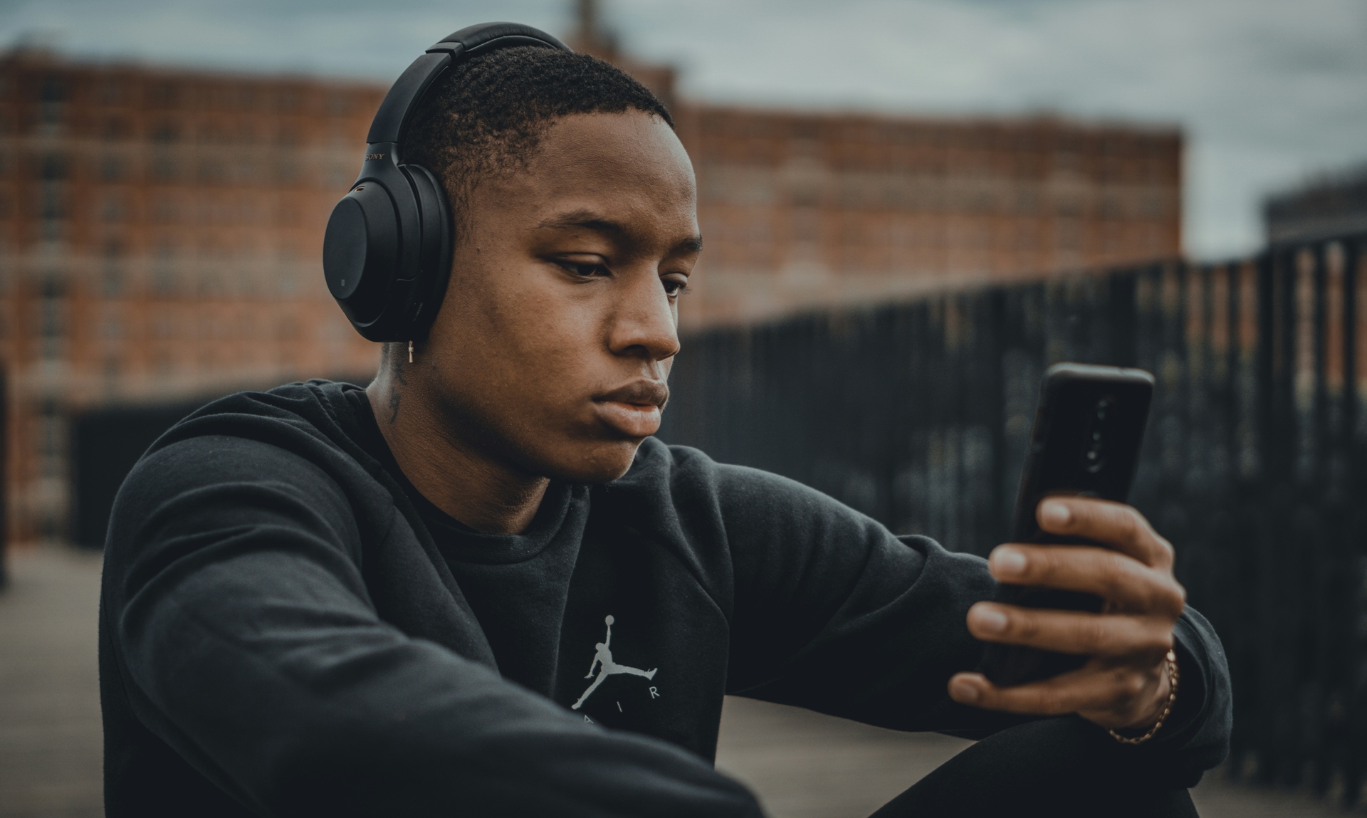 Listening to music and audiobooks can make trips feel much shorter!