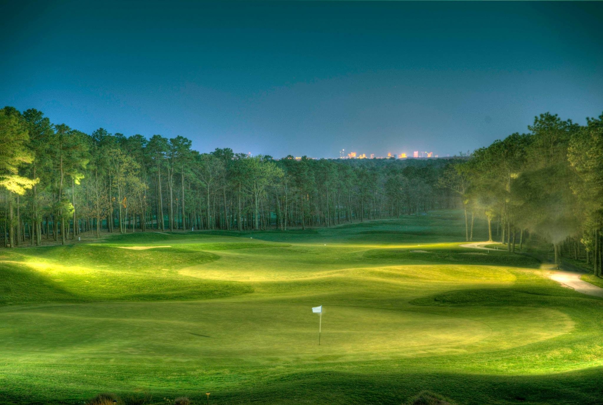 Golf Course through Harvest Hosts