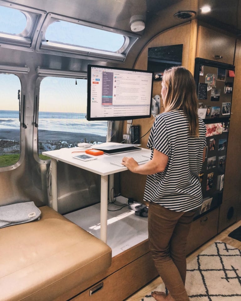 wp-content-uploads-2019-05-custom-workspace-5-2.jpg