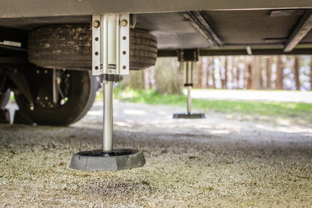 hydraulic jacks