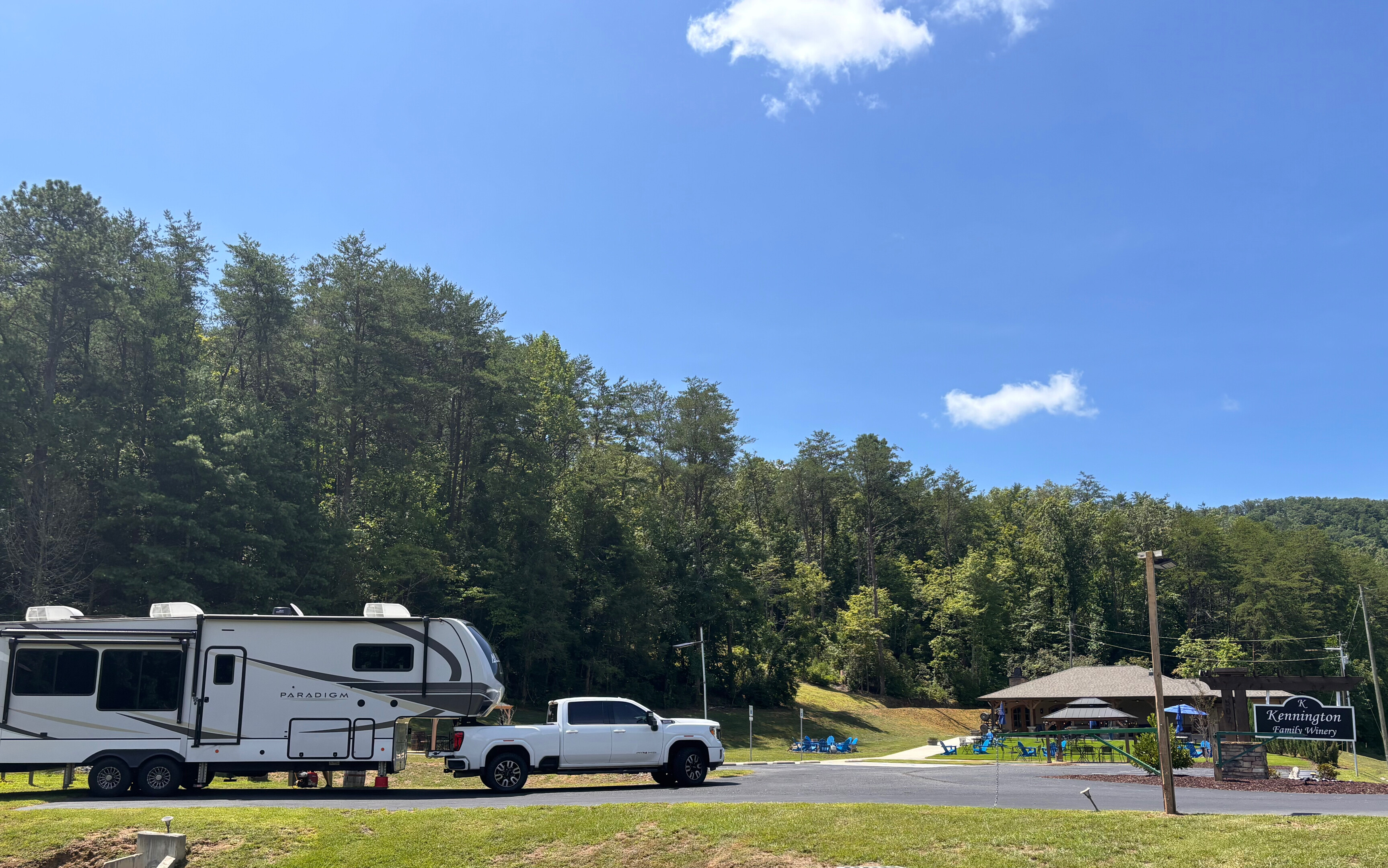 Best RVs for Large Families: 5 Models Fit for a Family of 5 or More