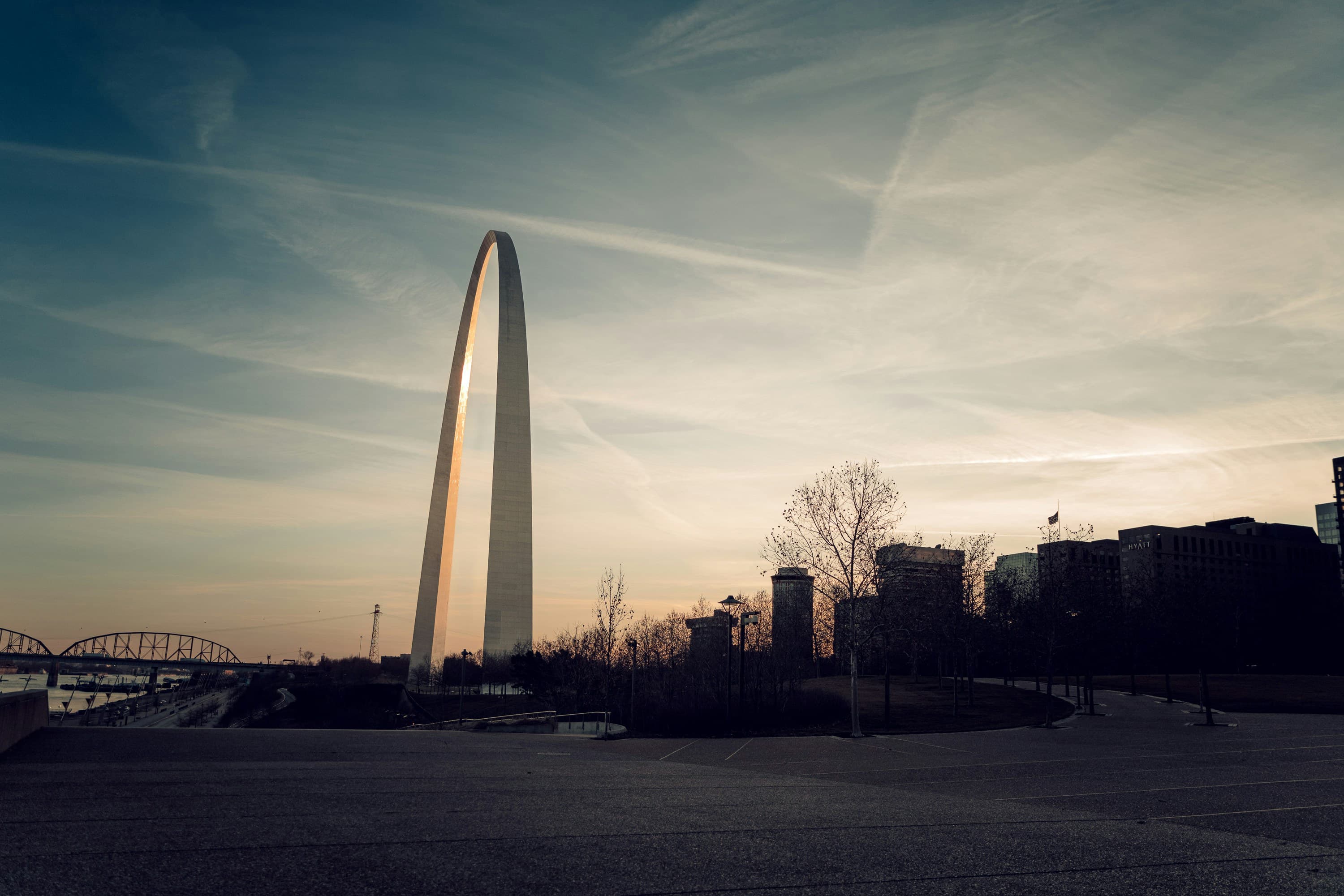 Scenic view of Gateway Arch landscape