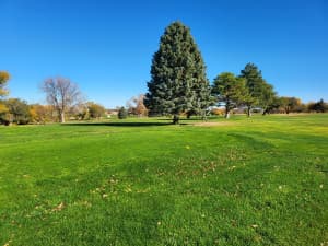 Charming 9-Hole Golf Course Retreat