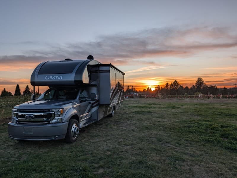 Farm stay at Scenic 4th-Gen U-Pick Orchard Retreat