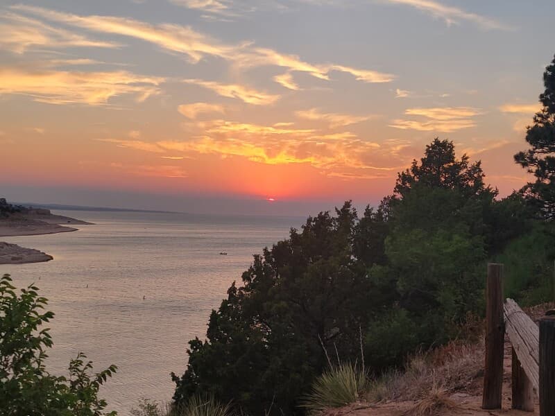 Attraction stay at Lakeside Fishing Resort Retreat
