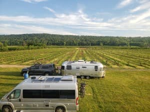 Scenic Vineyard & Orchard Retreat