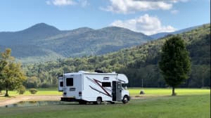 Family-Run Maple Farm Retreat