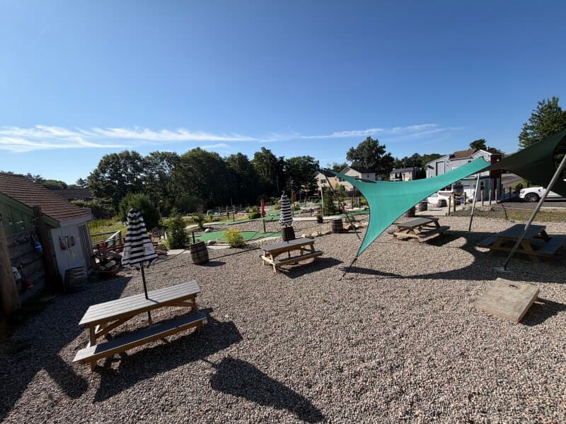 Attraction stay at Mini Golf & Beer Garden Retreat