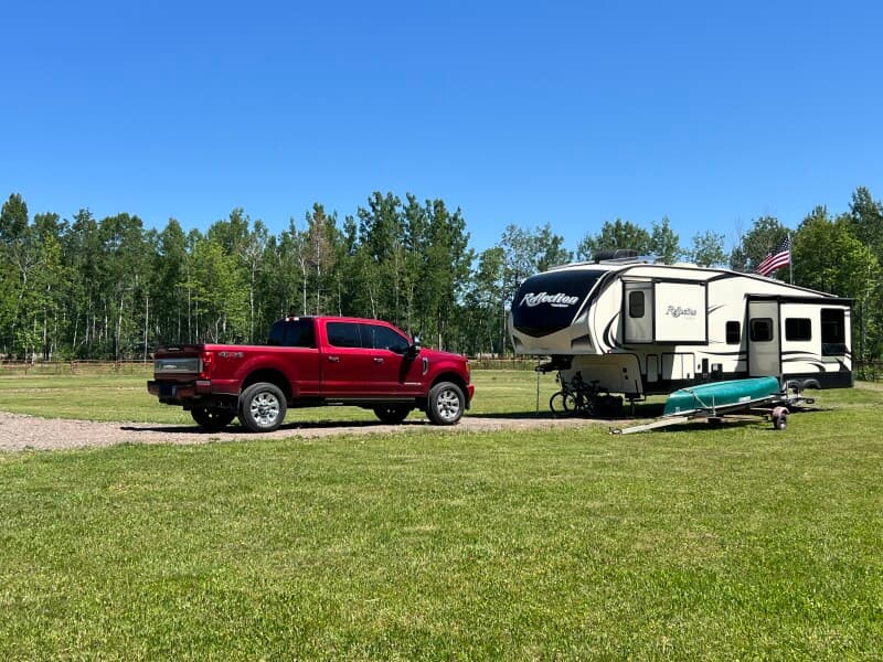 Attraction stay at Horse Arena Bar & Grill Camp