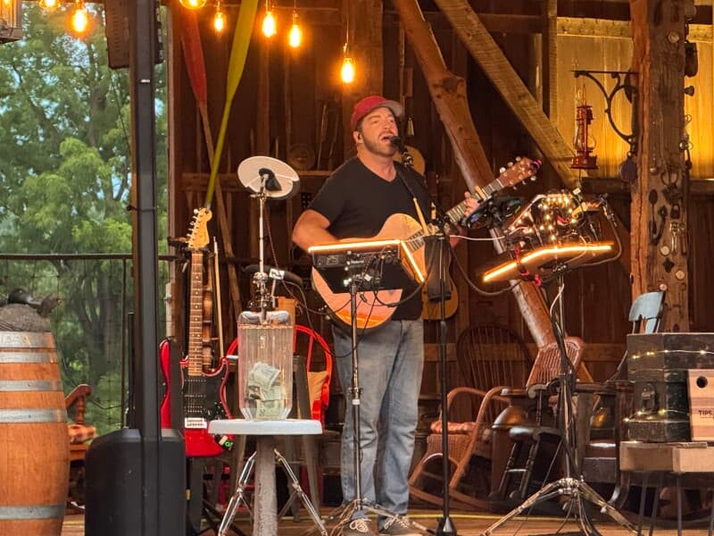 Attraction stay at Rustic Barn Venue with Silo Bar