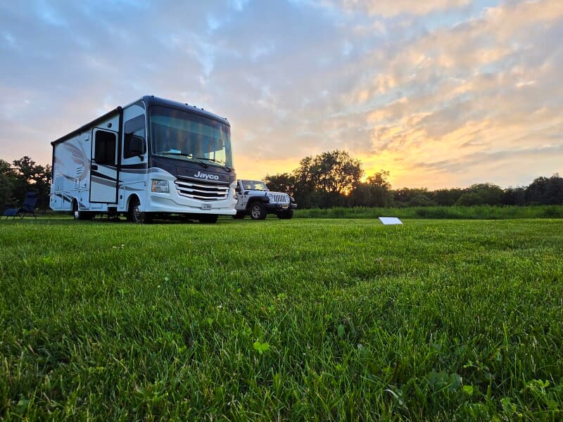 12-Acre Country Pub & Grill