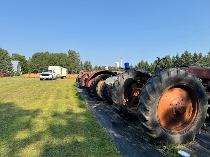 Farm stay at Rustic U-Pick Berry Farm & Tractor Exhibit