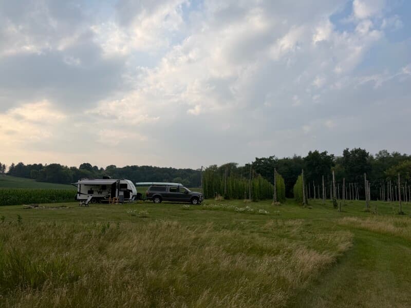 Farm stay at Hops Farm Stay by a Scenic State Park