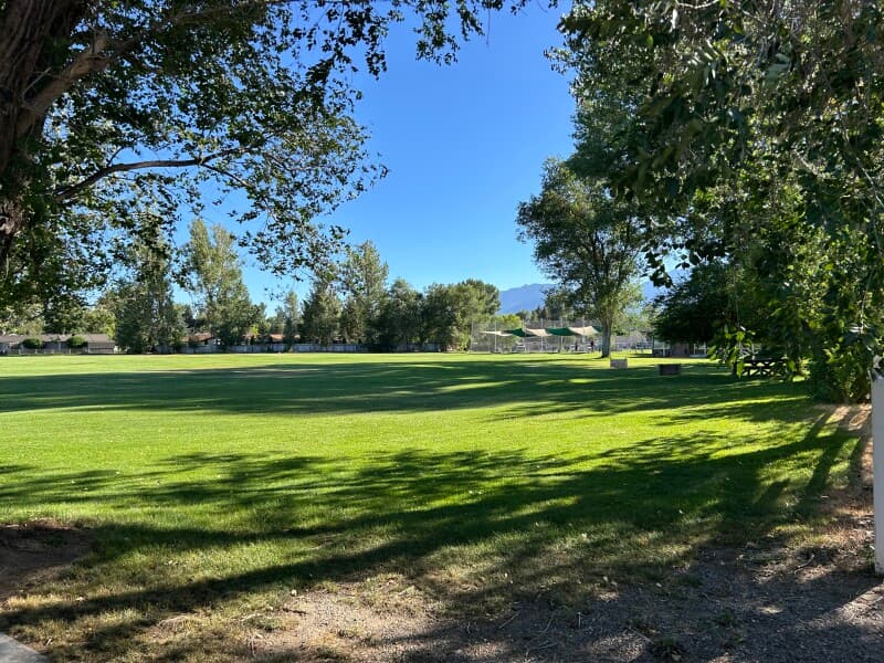 Golf Course Clubhouse Restaurant & Bar