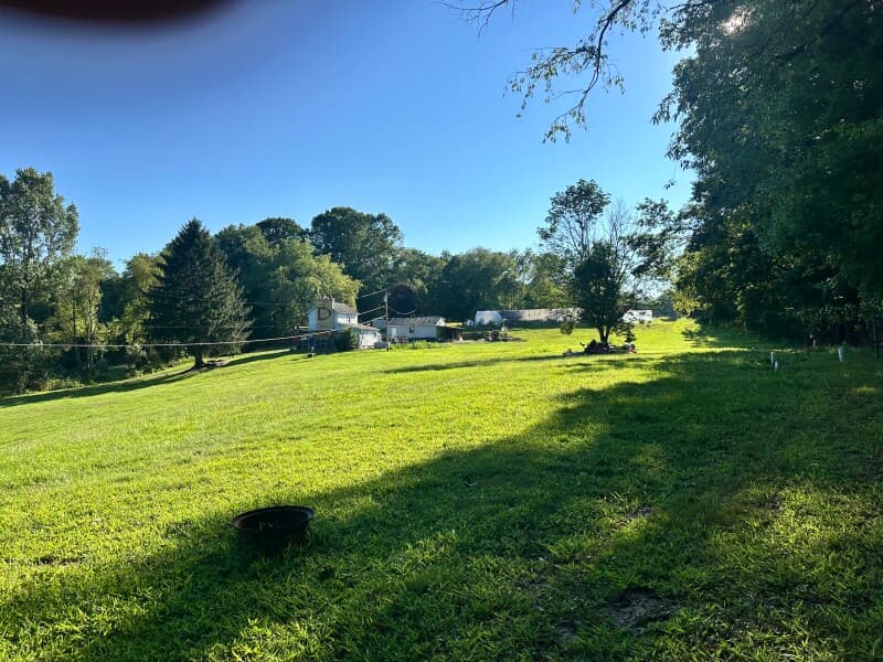 Farm stay at Quiet Country Farm & Tree Nursery Getaway
