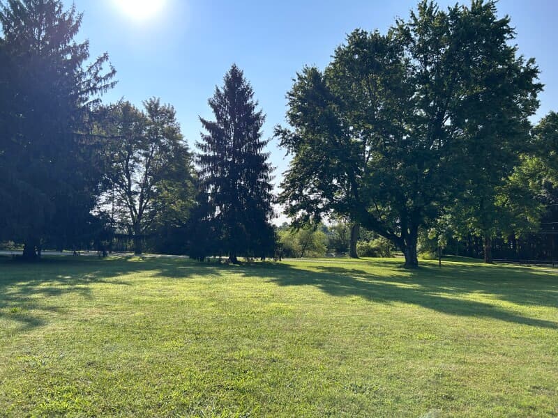 Farm stay at Rural Specialty Market & Artisan Shop Stop