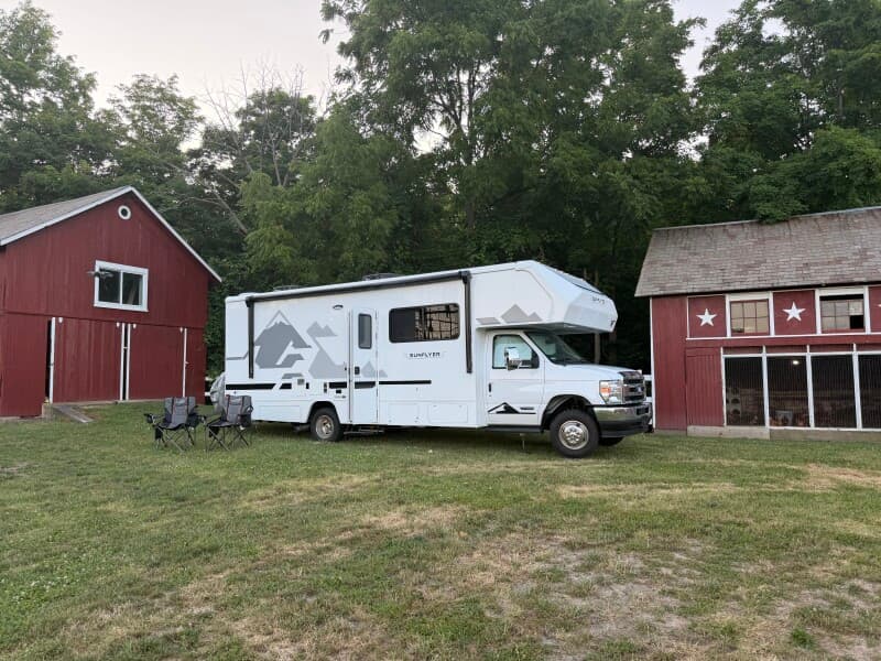 Farm stay at Rustic Amish Country Farm Retreat