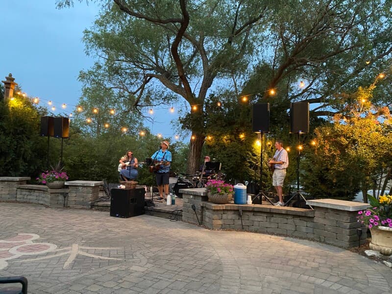 Winery stay at Scenic Nebraska Vineyard Retreat
