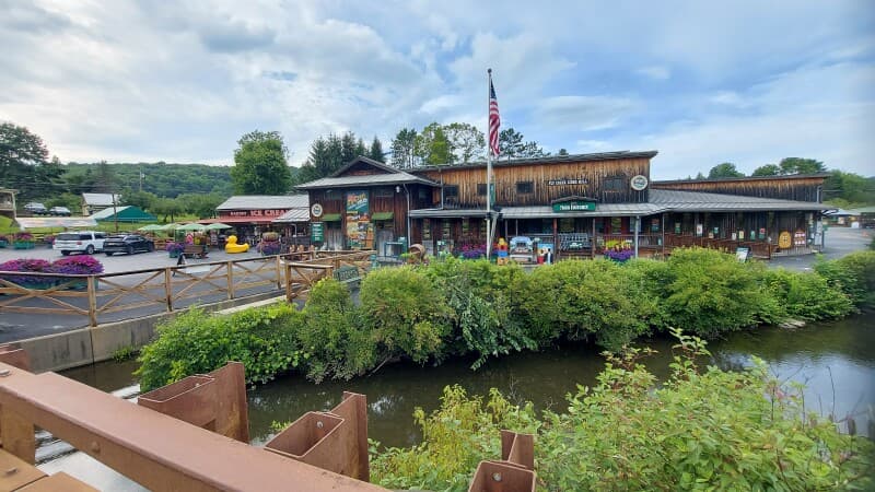 Farm stay at Historic Cider Mill & Orchard Retreat