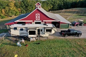 Scenic Alpaca Farm Retreat