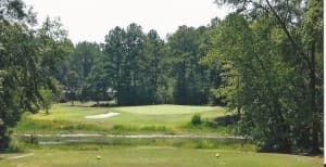Scenic Lakeside Golf Course Stay