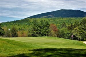 Scenic Mountaintop Golf Course Retreat